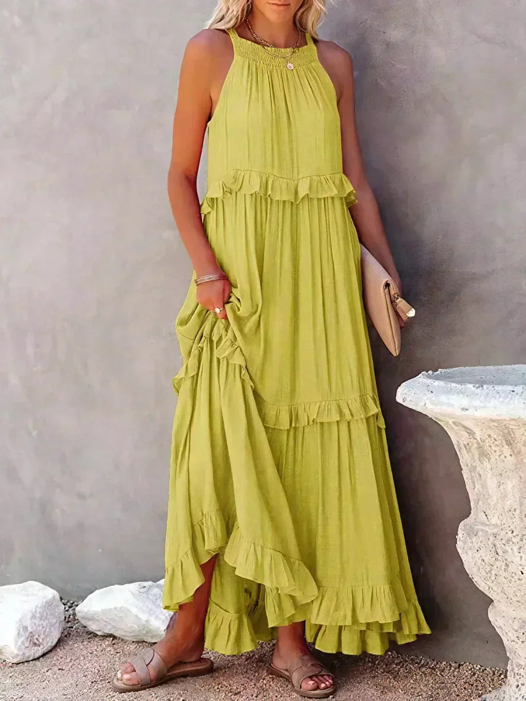 Emilia™ - Elegant Maxi Dress con Scollo a Halter e Dettagli a Volant per uno Stile Unico