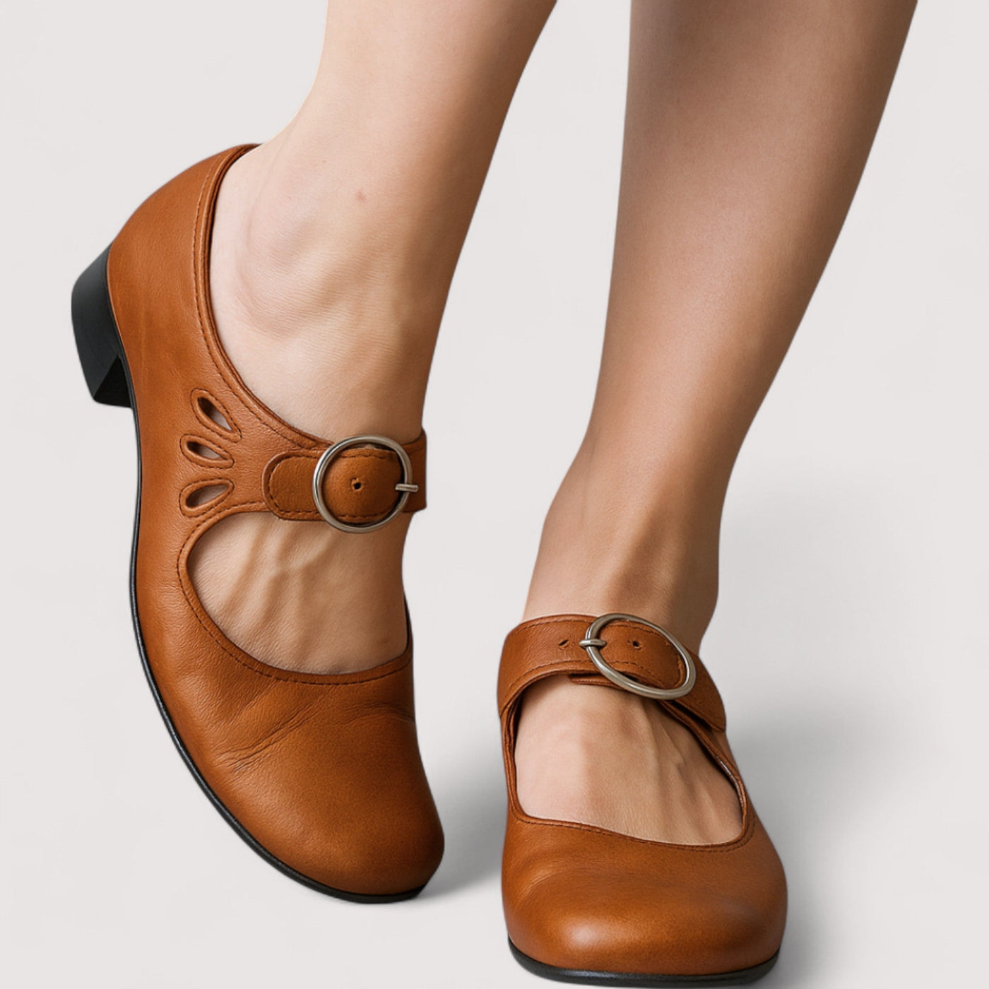 Clara | Elegante scollatura in ecopelle per un look raffinato