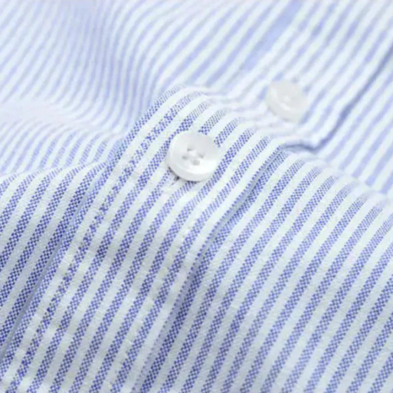 Arvani - Elegante camicia a righe Monaco per uno stile raffinato