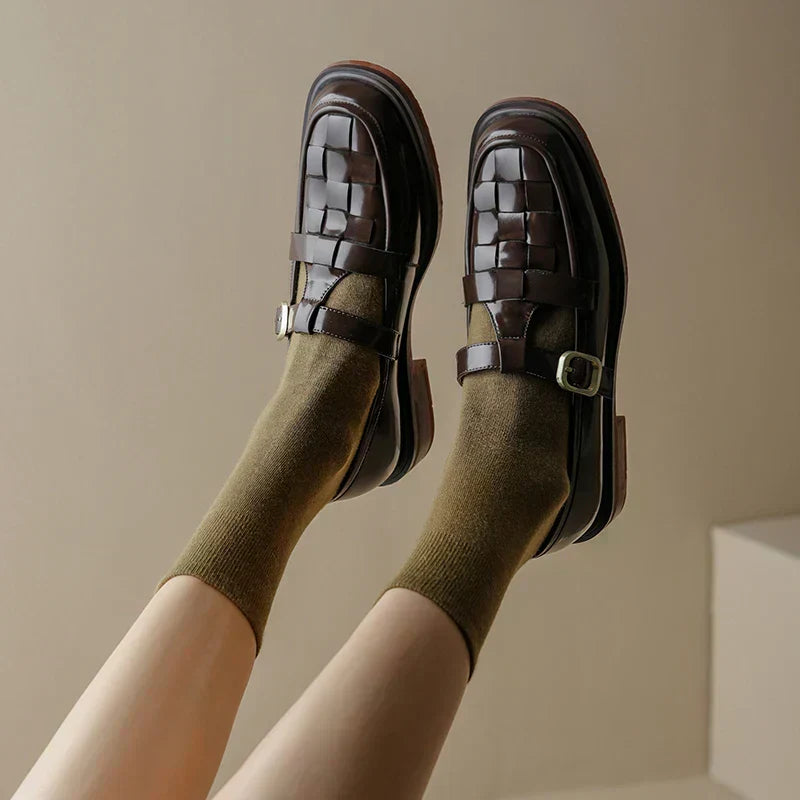 LUMINA | Scarpe Eleganti Riflessi d'Amore per uno Stile Unico