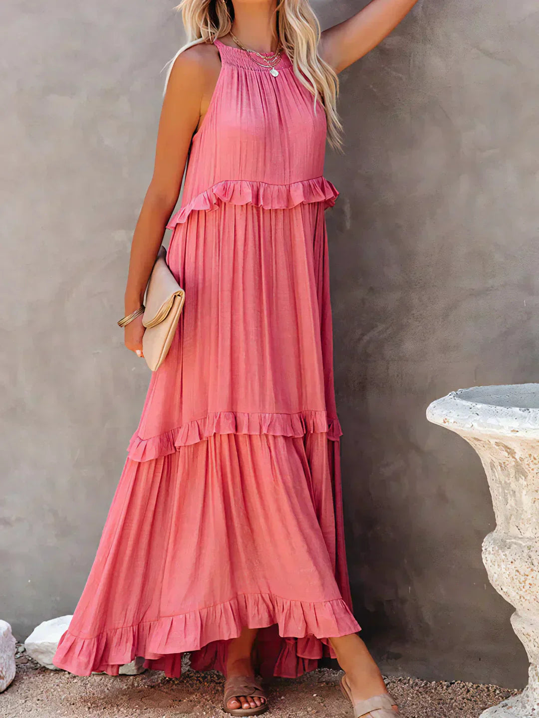 Emilia™ - Elegant Maxi Dress con Scollo a Halter e Dettagli a Volant per uno Stile Unico